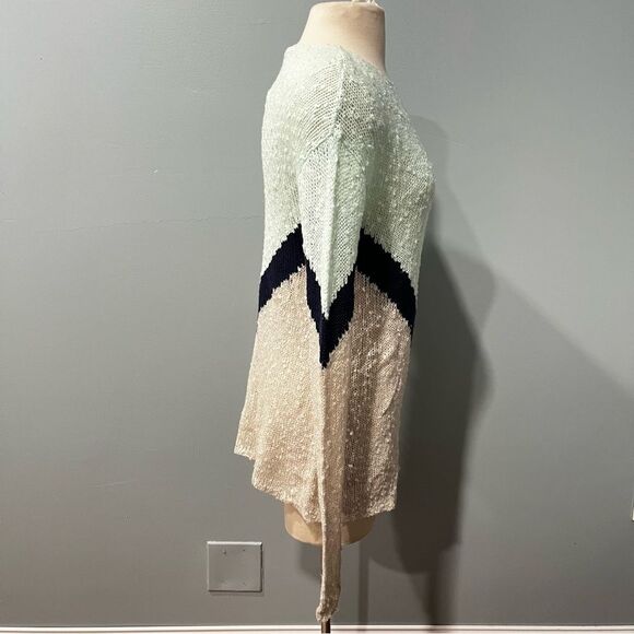 NWT Lord & Taylor Design Lab Mint Chevron Long Sleeve Lightweight Sweater Medium - Picture 4 of 8